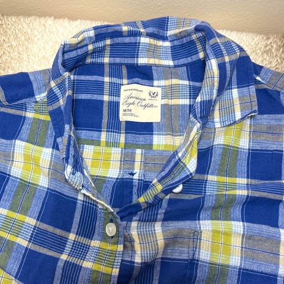 Assortment of 3 Button Downs - Picture 3 of 11